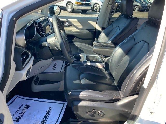 Chrysler Pacifica Touring L 2024