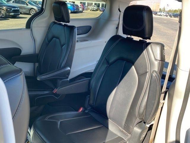 Chrysler Pacifica Touring L 2024