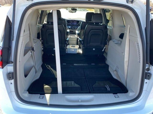 Chrysler Pacifica Touring L 2024