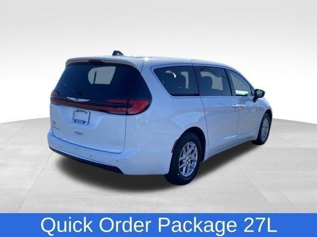 Chrysler Pacifica Touring L 2024