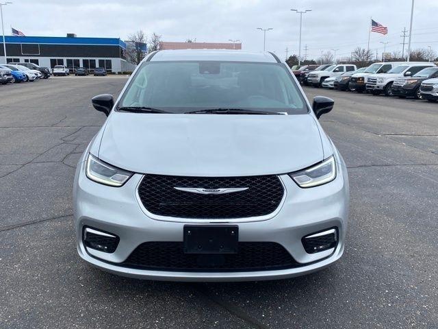 Chrysler Pacifica Touring L 2024