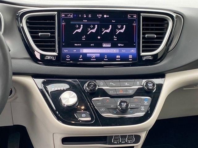 Chrysler Pacifica Touring L 2024