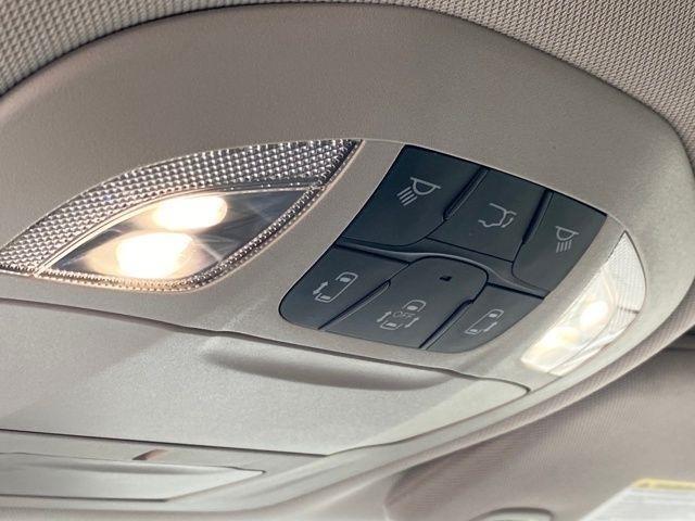 Chrysler Pacifica Touring L 2024