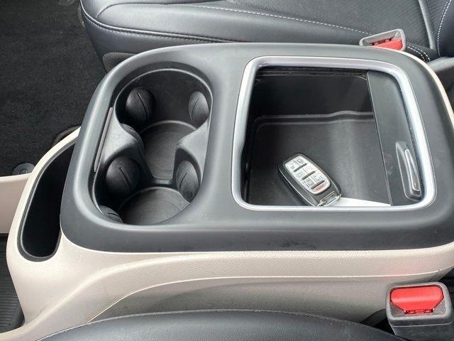 Chrysler Pacifica Touring L 2024