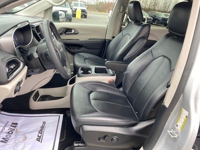 Chrysler Pacifica Touring L 2024