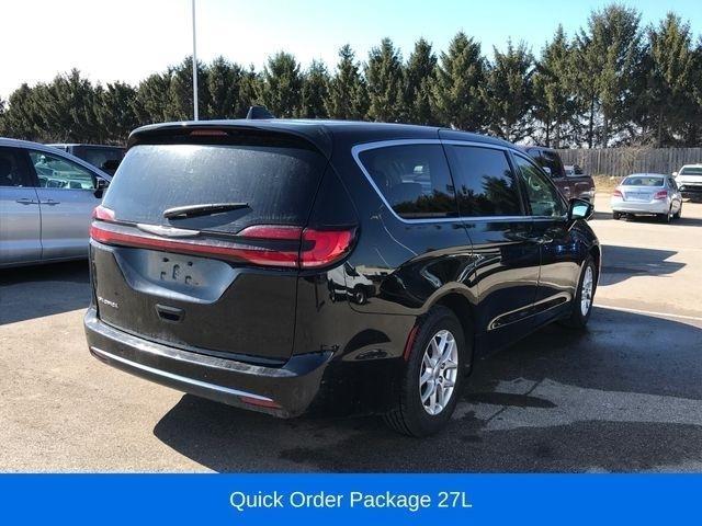 Chrysler Pacifica Touring L 2024