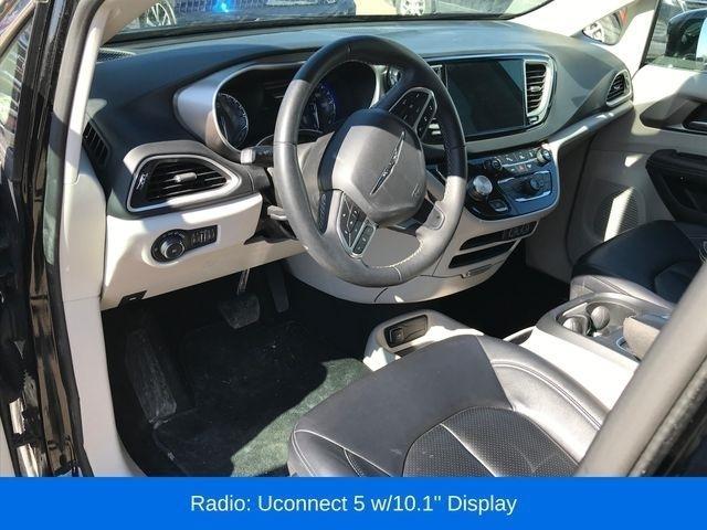 Chrysler Pacifica Touring L 2024