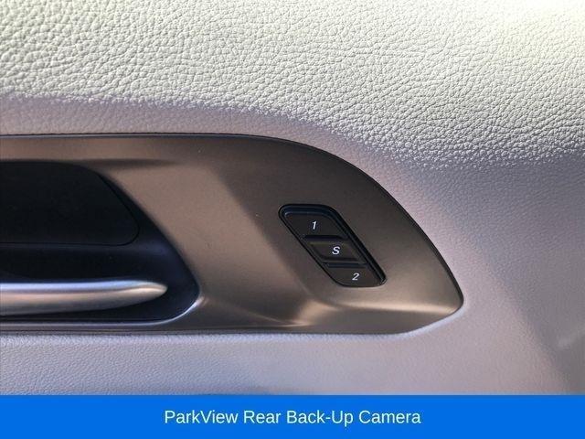 Chrysler Pacifica Touring L 2024