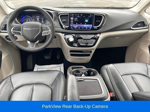 Chrysler Pacifica Touring L 2024