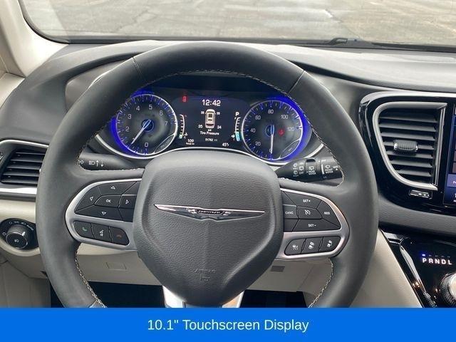 Chrysler Pacifica Touring L 2024