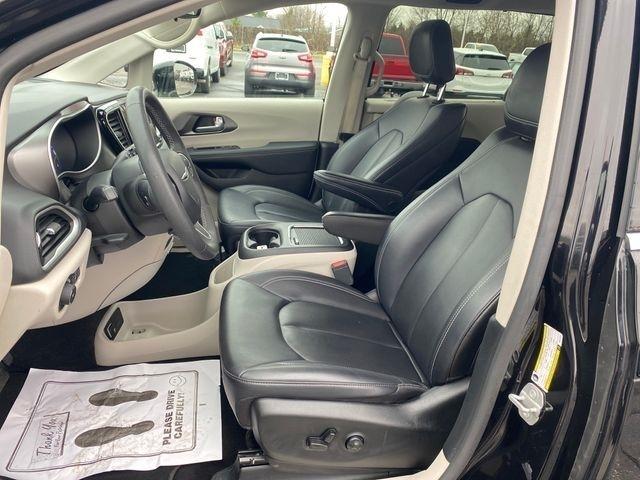 Chrysler Pacifica Touring L 2024