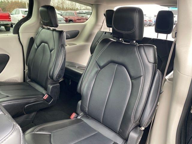 Chrysler Pacifica Touring L 2024