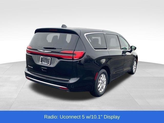 Chrysler Pacifica Touring L 2024