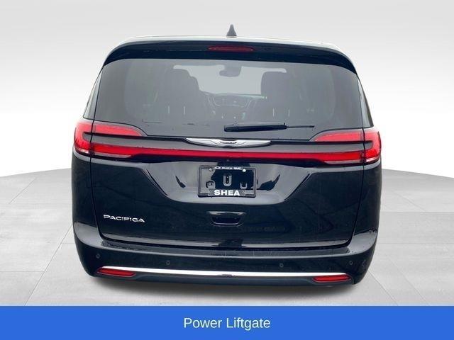 Chrysler Pacifica Touring L 2024