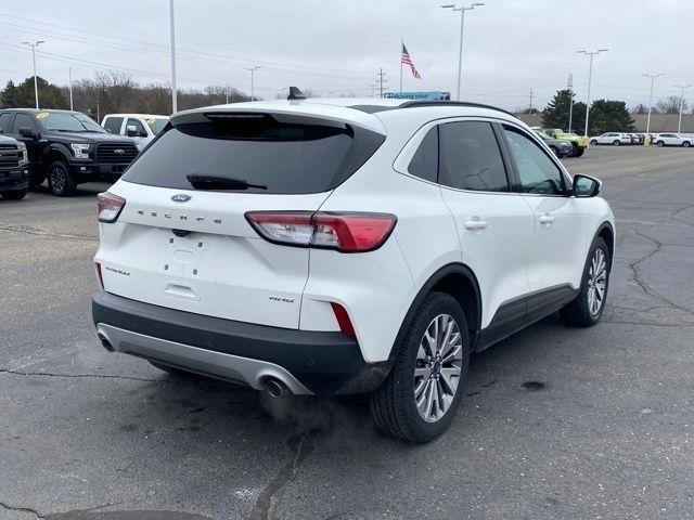 Ford Escape Titanium 4WD 2022
