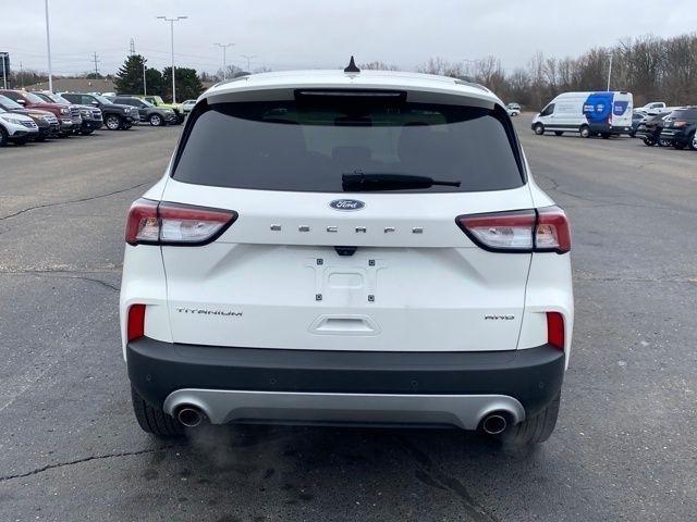 Ford Escape Titanium 4WD 2022