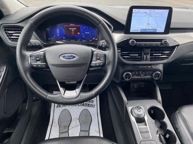 Ford Escape Titanium 4WD 2022