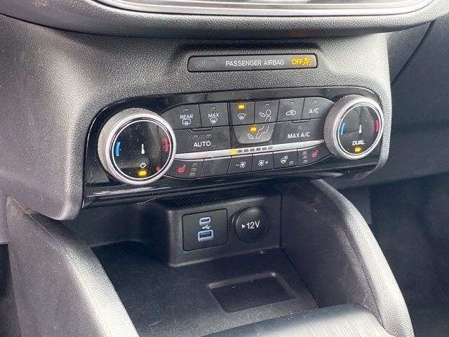 Ford Escape Titanium 4WD 2022