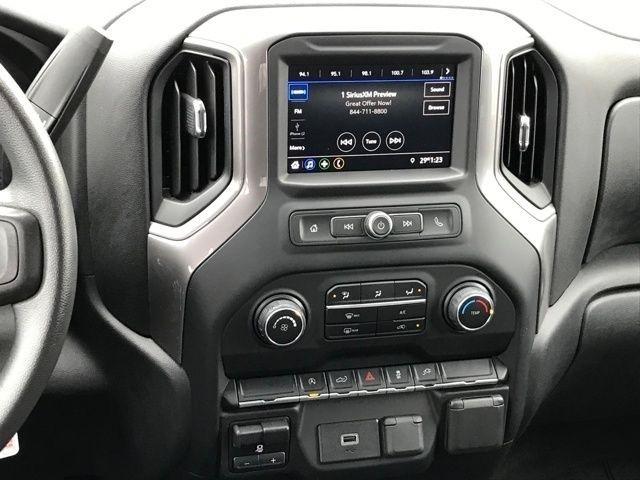 Chevrolet Silverado 1500 Custom Crew Cab Long Box 4WD 2020