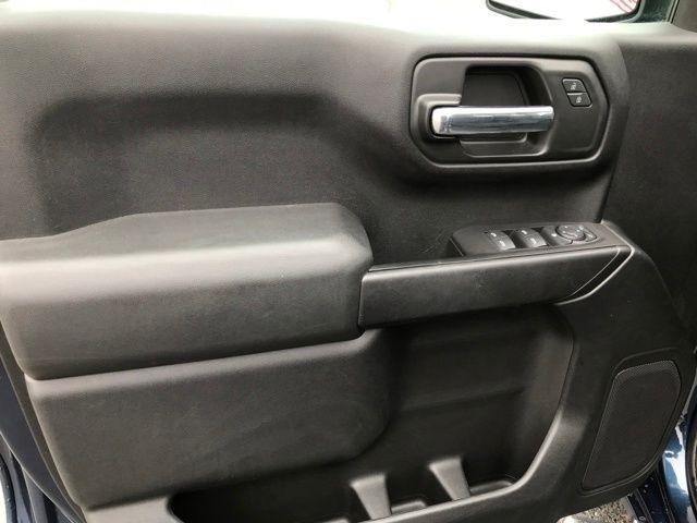 Chevrolet Silverado 1500 Custom Crew Cab Long Box 4WD 2020