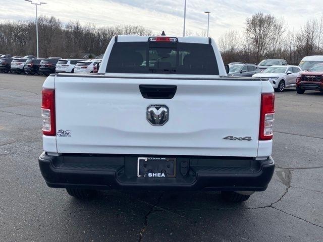 RAM 1500 Tradesman Quad Cab 4WD 2022