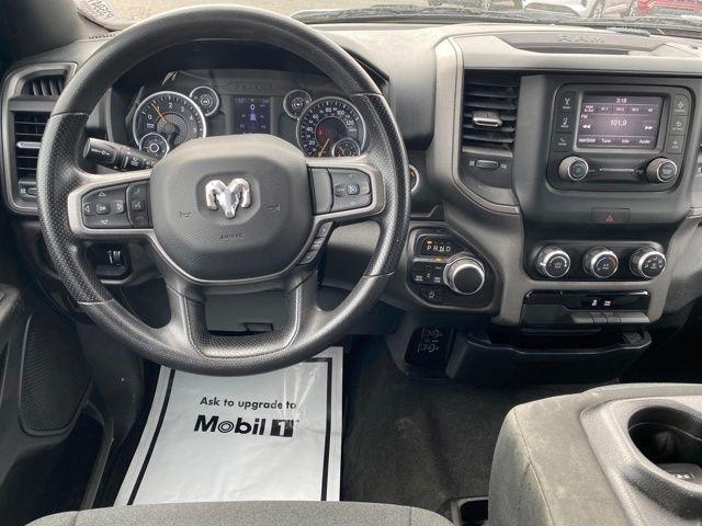 RAM 1500 Tradesman Quad Cab 4WD 2022