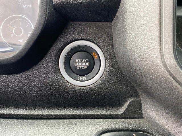 RAM 1500 Tradesman Quad Cab 4WD 2022