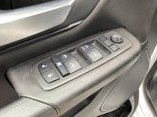 RAM 1500 Tradesman Quad Cab 4WD 2022