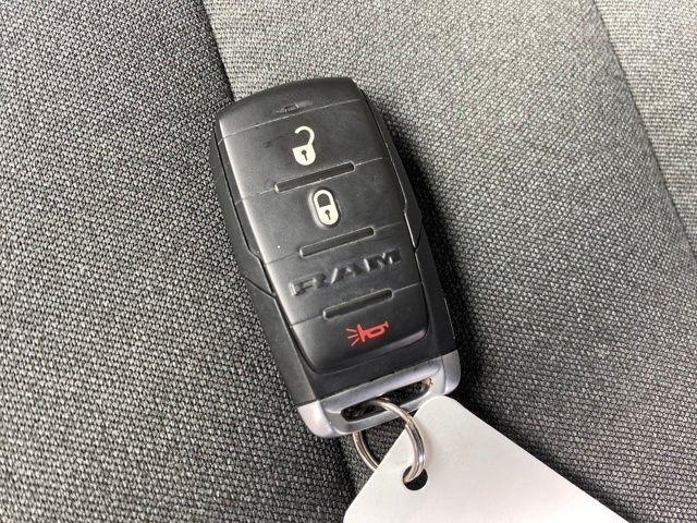 RAM 1500 Tradesman Quad Cab 4WD 2022