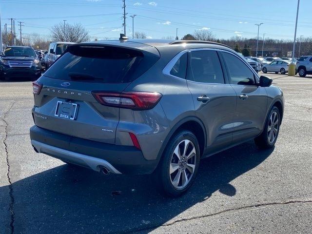 Ford Escape Platinum AWD 2023