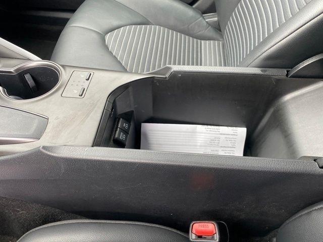 Toyota Camry SE 2023