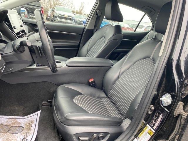 Toyota Camry SE 2023