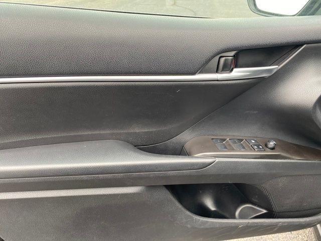 Toyota Camry SE 2023