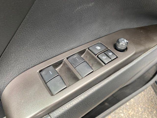 Toyota Camry SE 2023