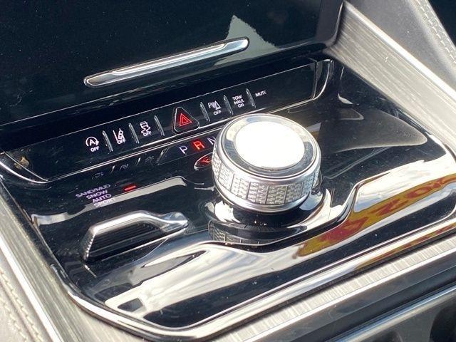 Jeep Wagoneer Series II 4WD 2024