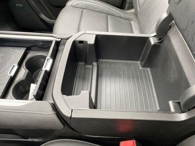 GMC Yukon Denali 4WD 2023