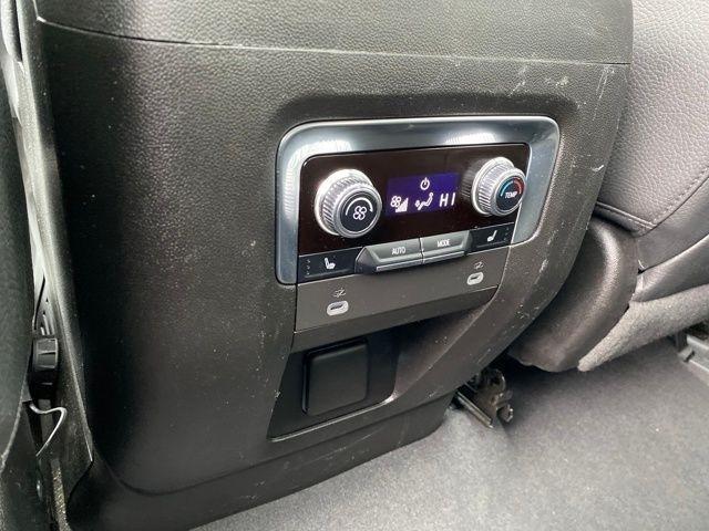 GMC Yukon Denali 4WD 2023