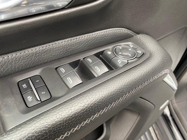 GMC Yukon Denali 4WD 2023