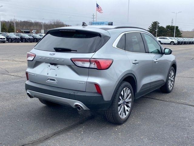 Ford Escape Titanium 4WD 2022