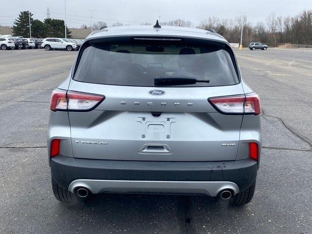 Ford Escape Titanium 4WD 2022