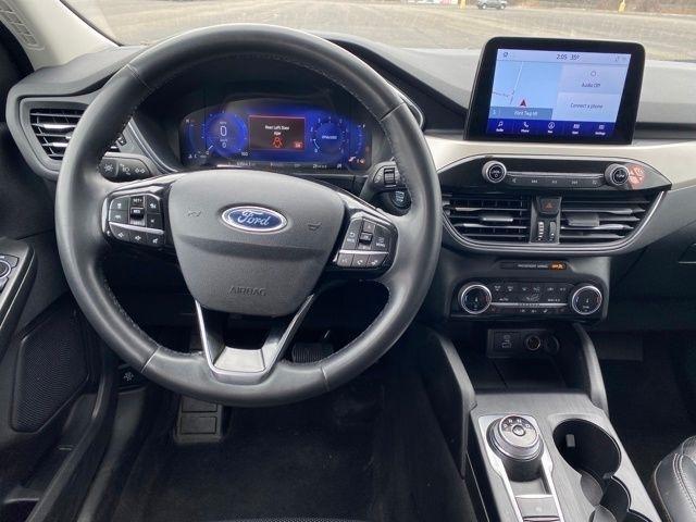 Ford Escape Titanium 4WD 2022