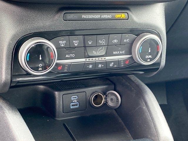 Ford Escape Titanium 4WD 2022