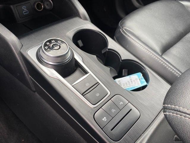 Ford Escape Titanium 4WD 2022