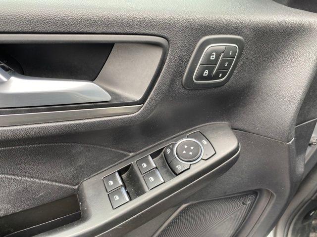 Ford Escape Titanium 4WD 2022