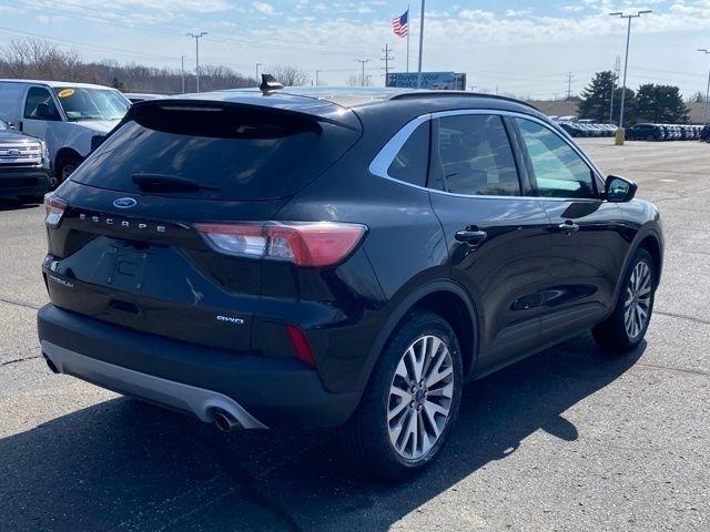 Ford Escape Titanium 4WD 2022