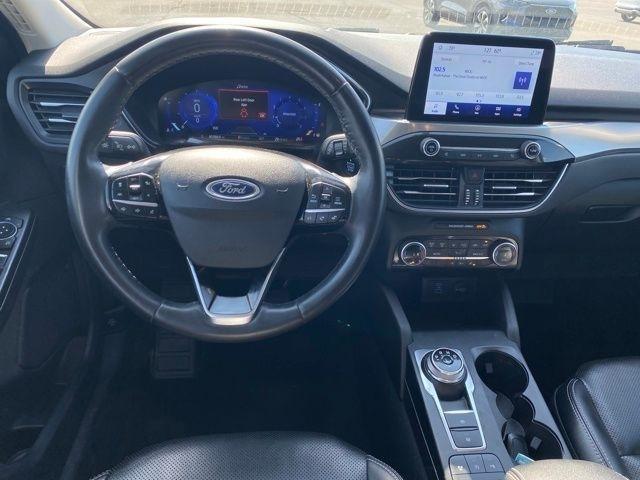 Ford Escape Titanium 4WD 2022