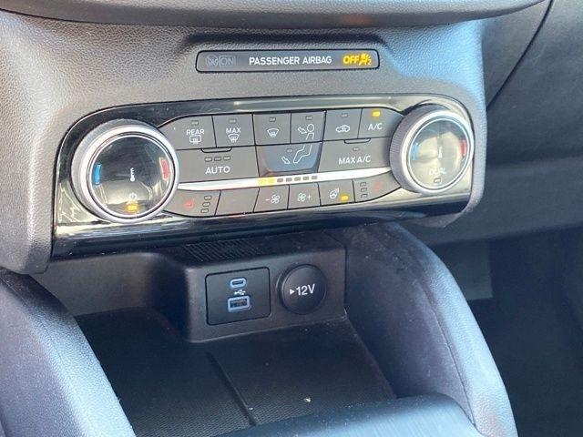 Ford Escape Titanium 4WD 2022