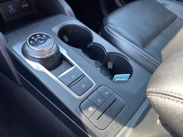 Ford Escape Titanium 4WD 2022