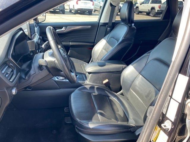 Ford Escape Titanium 4WD 2022