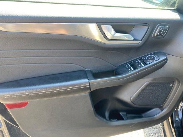 Ford Escape Titanium 4WD 2022